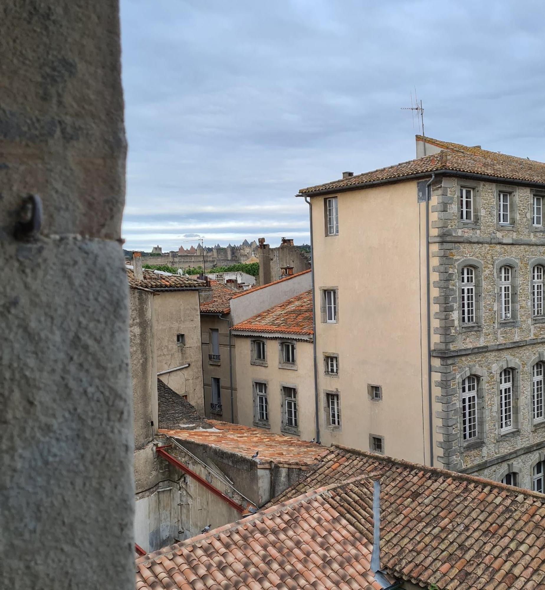 découvrez une ancienne maison de drapier du XVII siecle au coeur de bastide Carcasona Habitación foto